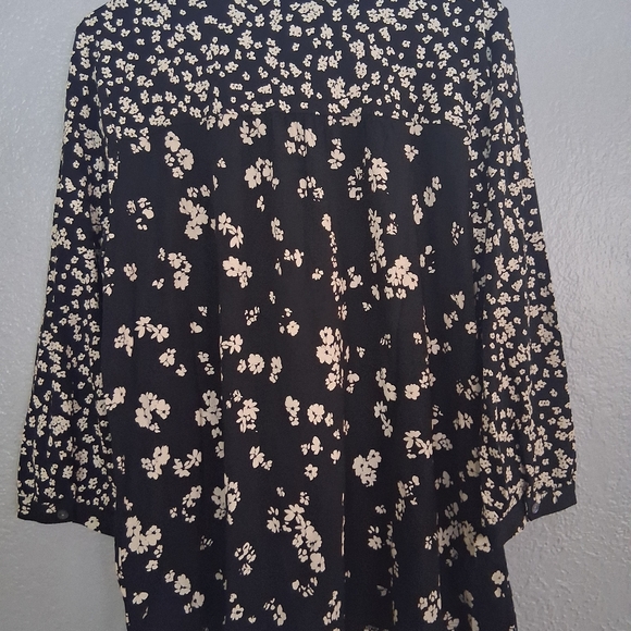 J Jill NWT Black Cream Floral V Neck Cotton Tencel Blend Popover Top L - Picture 5 of 5